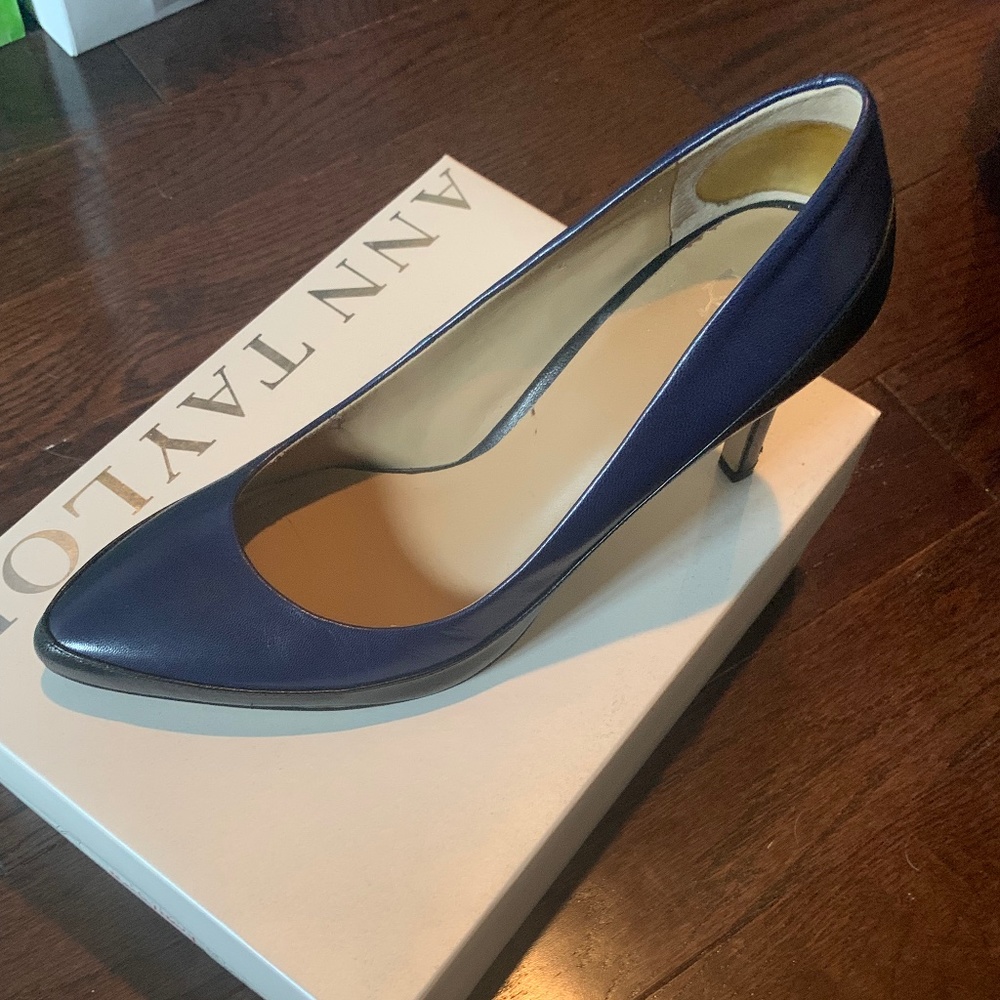 Color block pumps